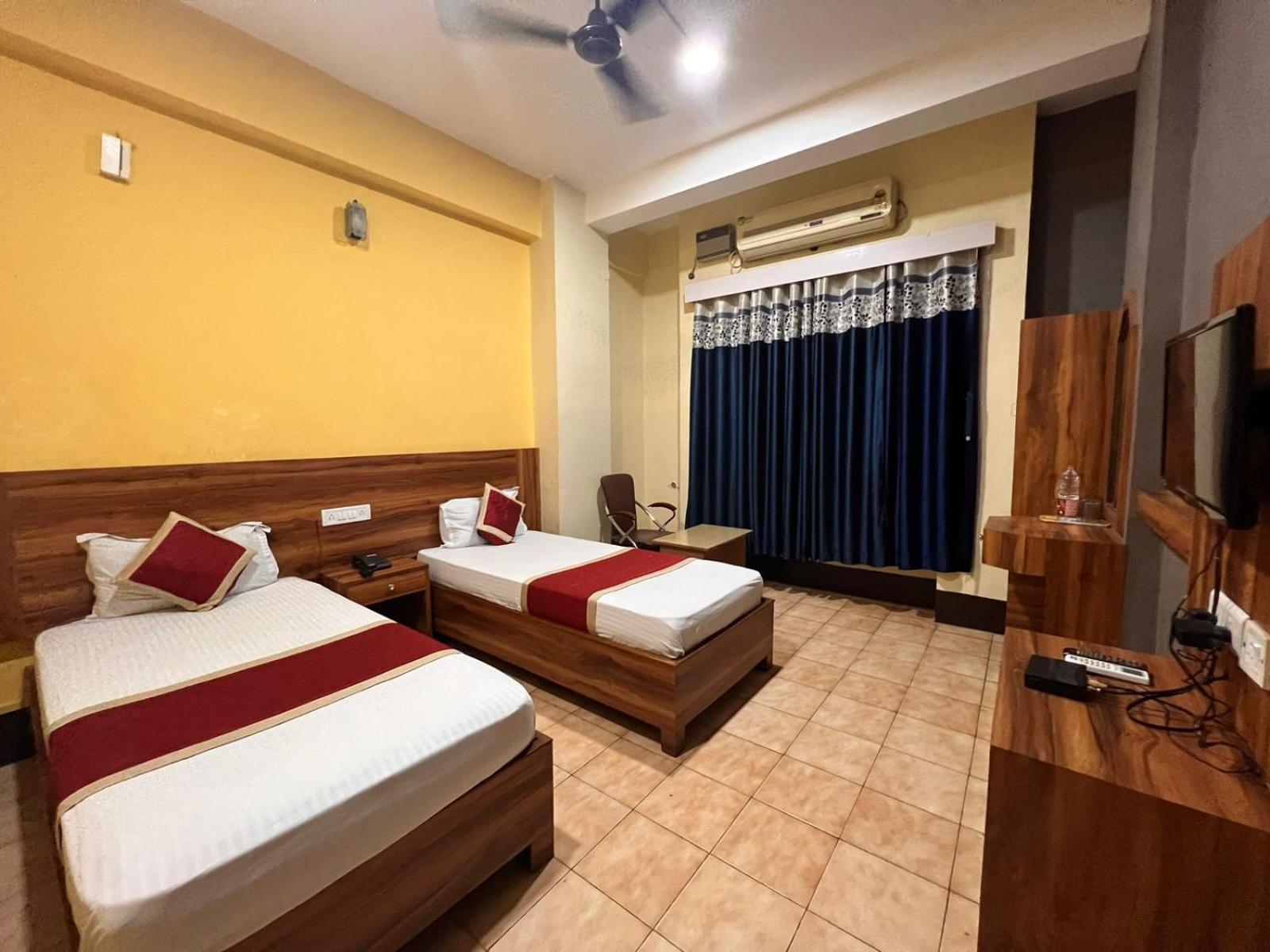 Hotel Bluemoon Guwahati Bagian luar foto