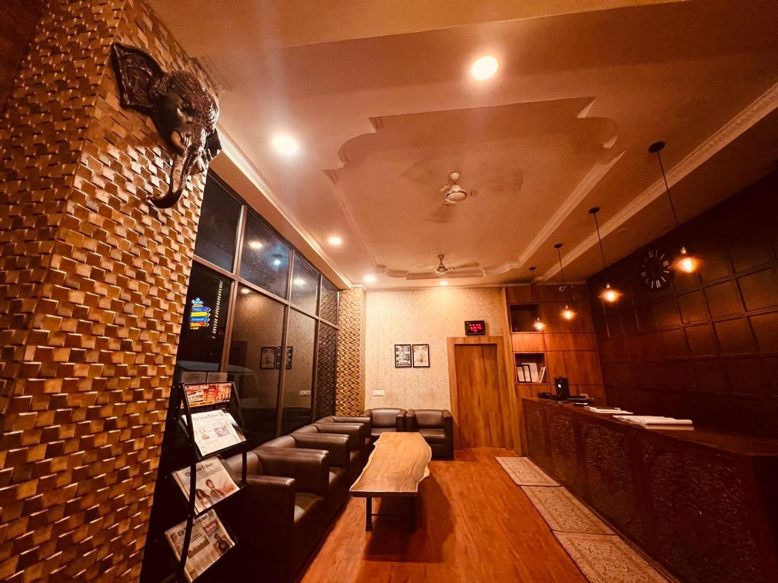 Hotel Bluemoon Guwahati Bagian luar foto